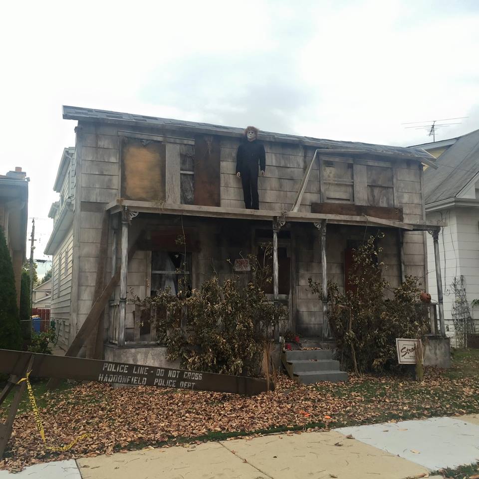 These people have WON Halloween with their Creepy Michael Myers House!