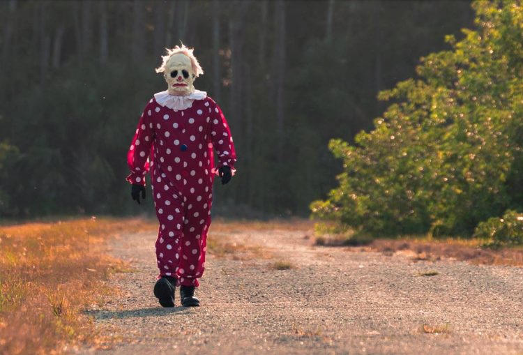 There’s a creepy clown stalking people in Florida!